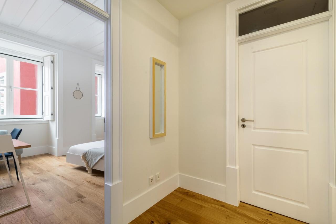 Modern Flat In Downtown Lisbon By Lovelystay ภายนอก รูปภาพ