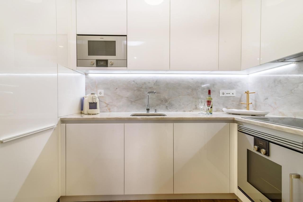 Modern Flat In Downtown Lisbon By Lovelystay ภายนอก รูปภาพ